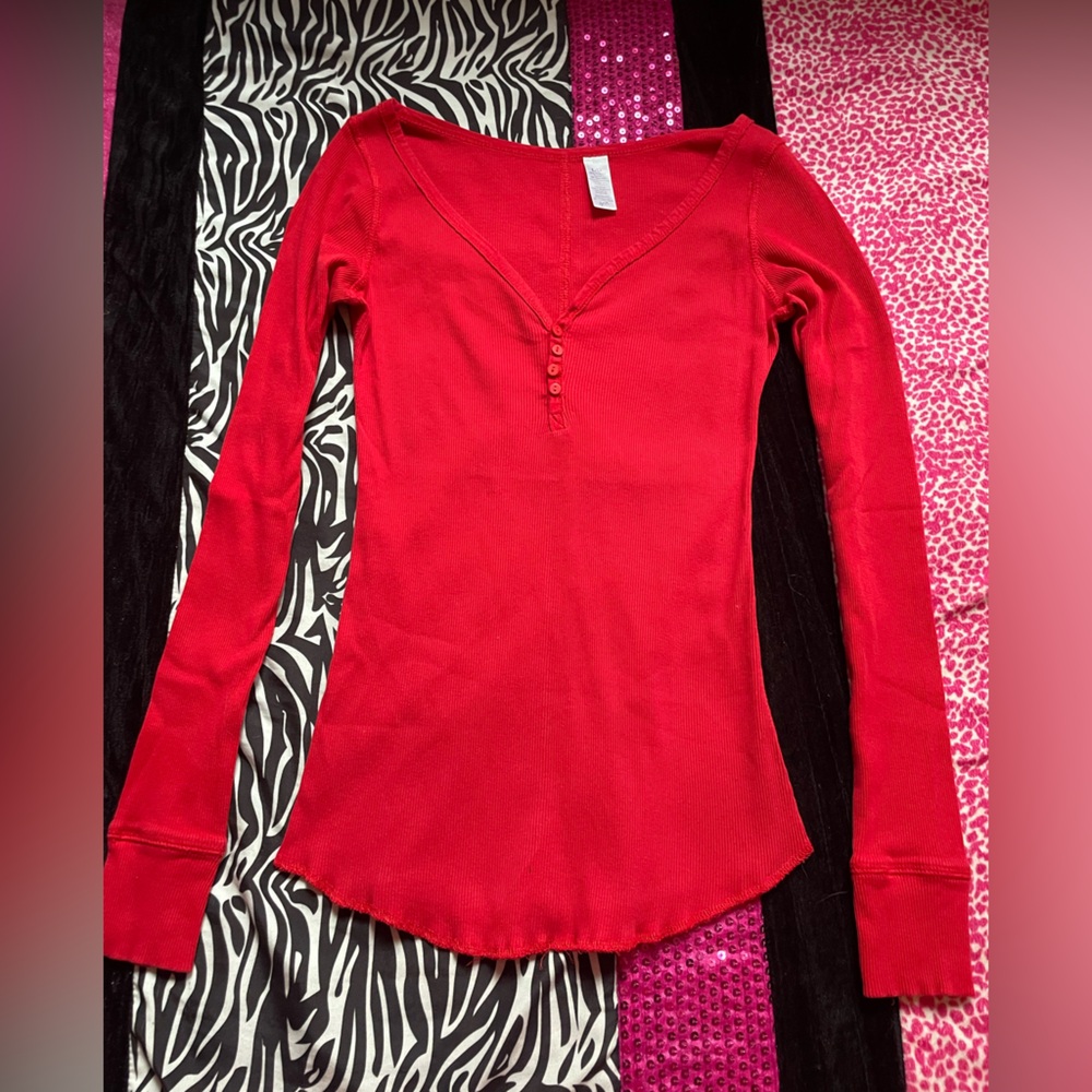 Vintage Red Long Sleeve Top g21